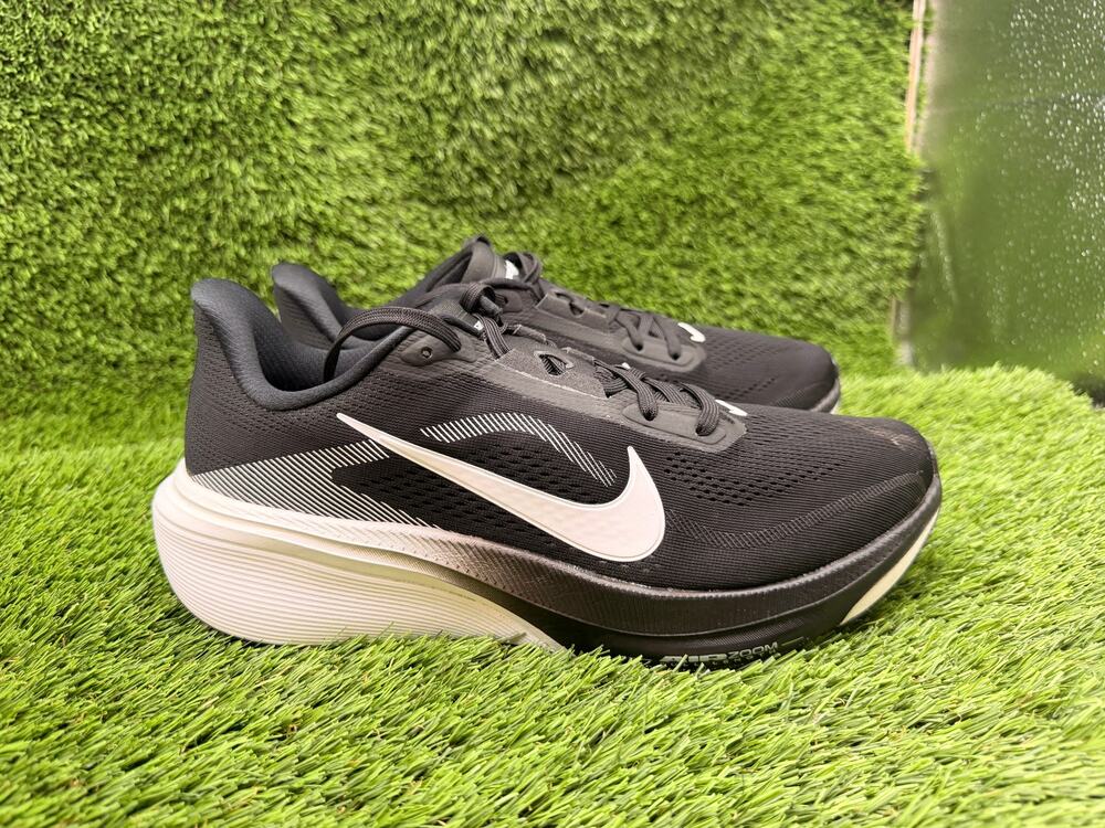 Nike Pegasus 42 IB1873-001 Athletic Sneaker Men's 9.5 Black Mesh Training Sports